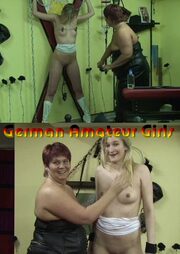 Master, Domina und die blonde Sklavin